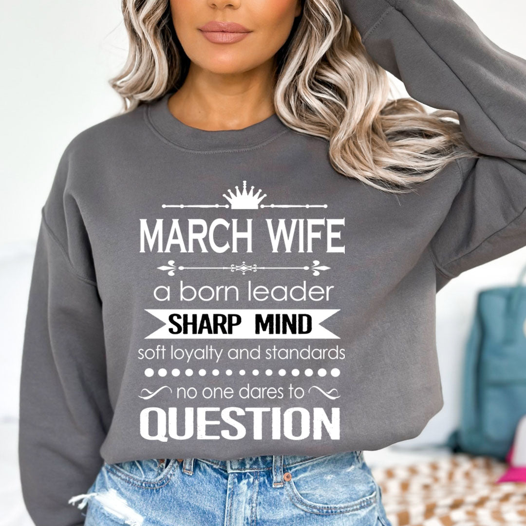 March Wife Sharp Mind - Sweatshirt & Hoodie
