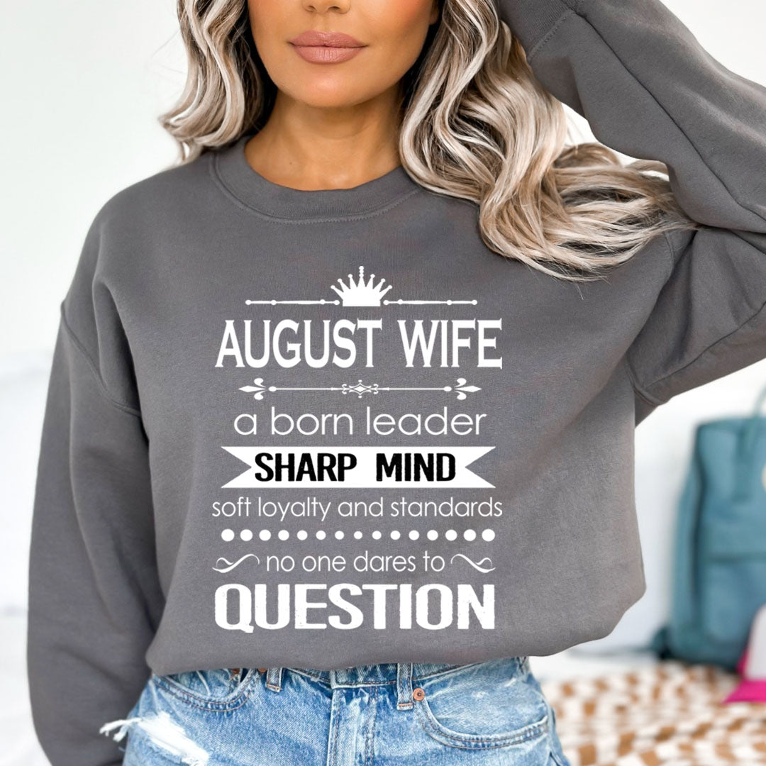 August Wife Sharp Mind - Sweatshirt & Hoodie