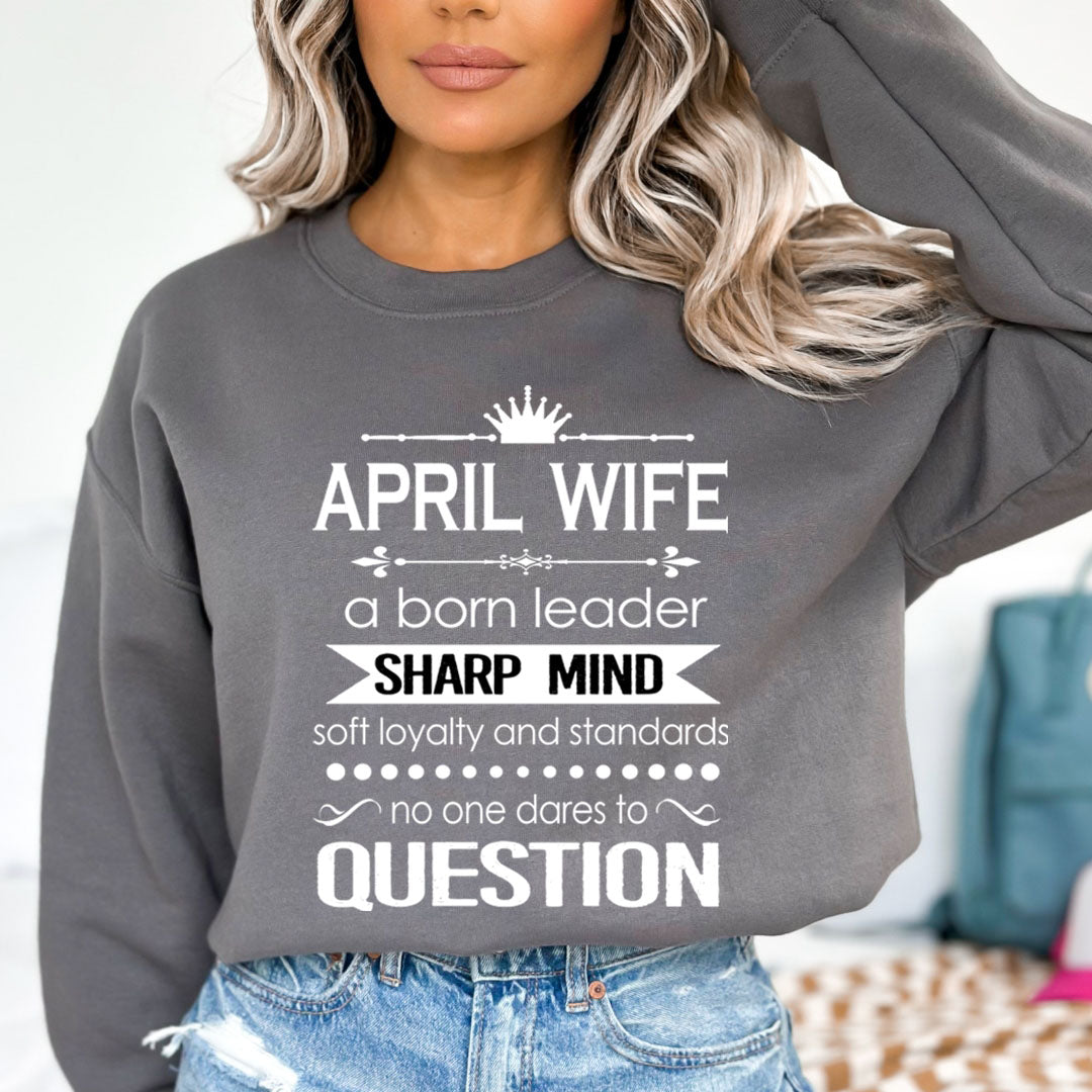April Wife Sharp Mind - Sweatshirt & Hoodie