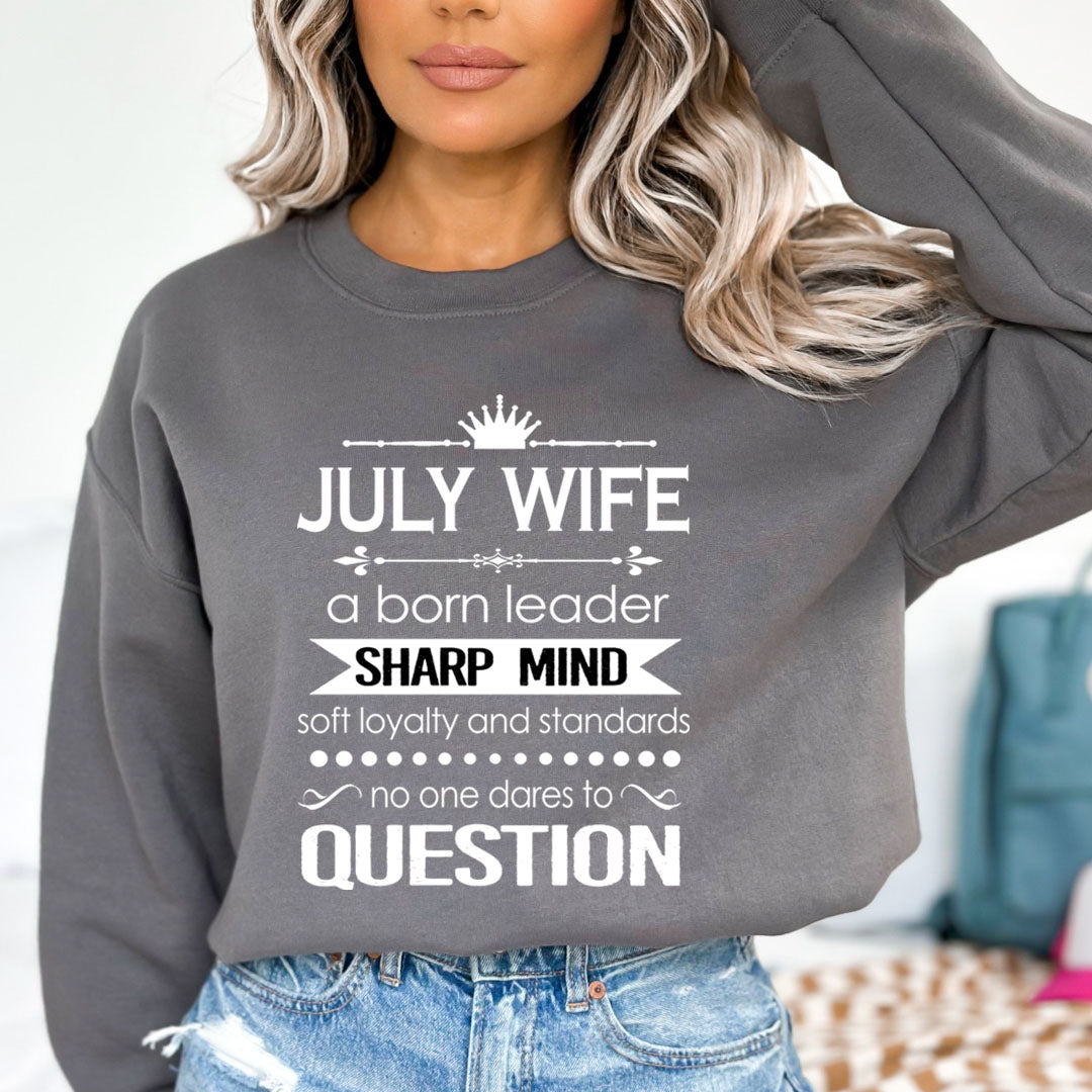 July Wife Sharp Mind - Sweatshirt &amp; Hoodie