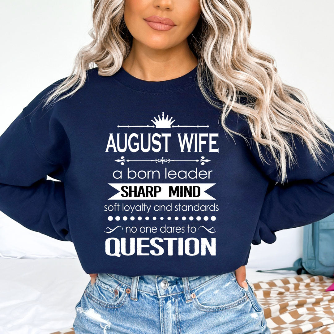 August Wife Sharp Mind - Sweatshirt & Hoodie